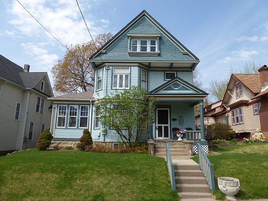 135 Alpine St, Dubuque, IA 52001