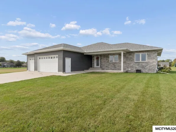 714 Cypress Ct, Mason City, IA 50401