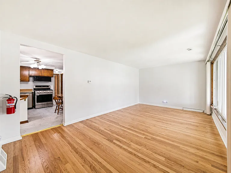5145 S Melvina Ave — Photo 7