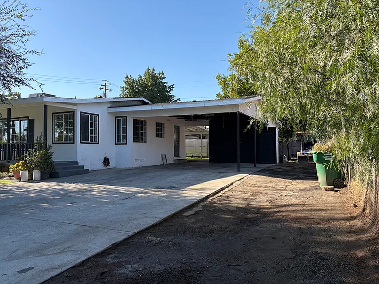 2900 Kentucky St — Photo 4