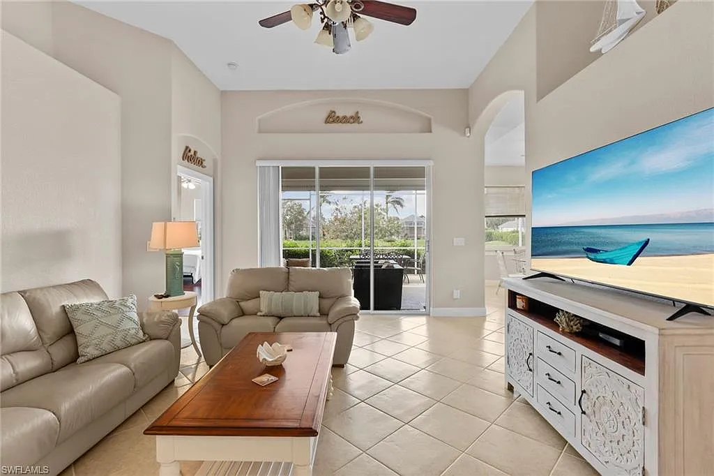 3 bed, 2.0 bath, 1861 sqft, $6,000 — Photo 4