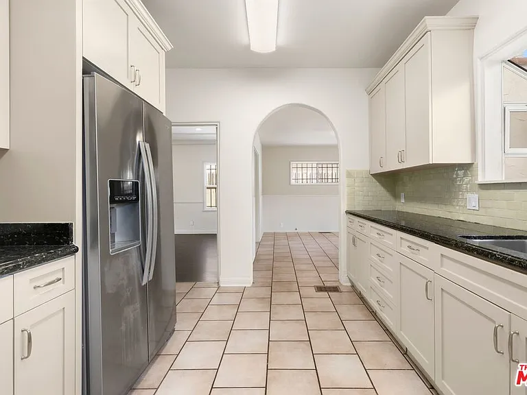 120 S Poinsettia Pl — Photo 9
