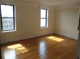 3070 48th St APT 3F, Astoria, NY 11103