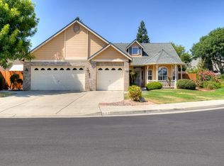 135 W Vermont Ave, Clovis, CA 93619