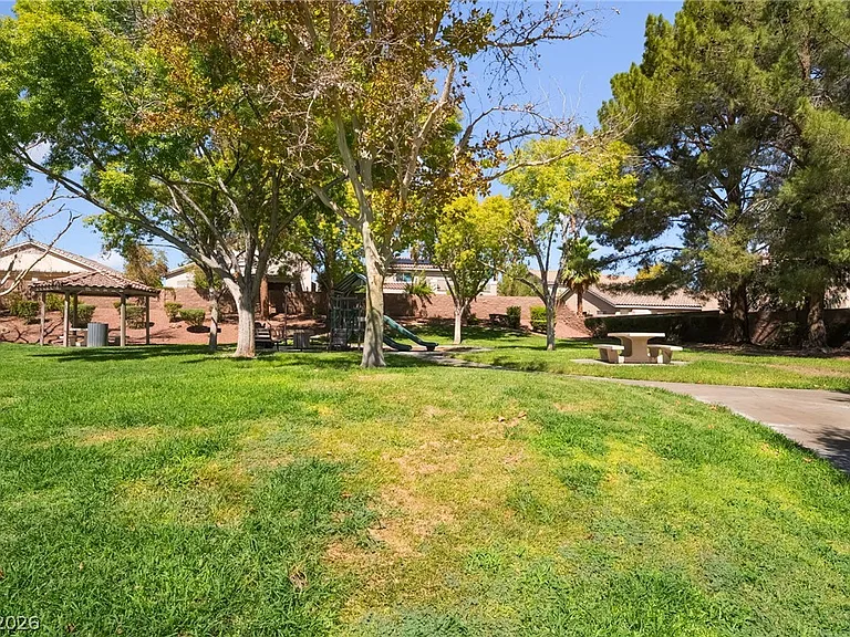 1583 Comfort Hills St — Photo 40