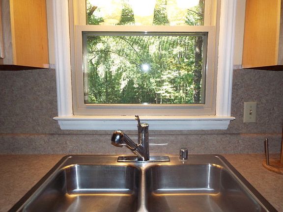 2nd image of 822 Greenway Dr