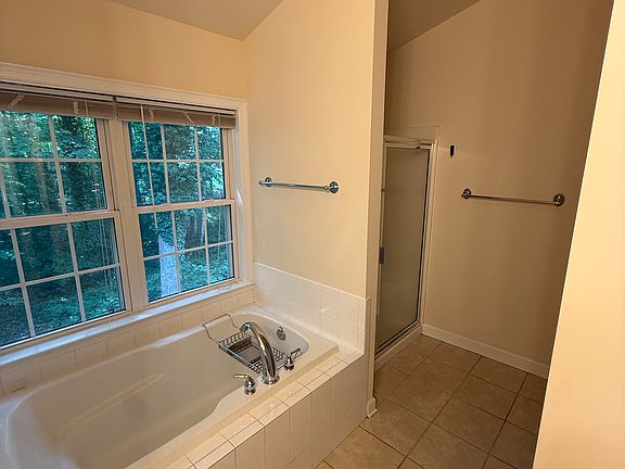5th image of 305 E Monacan Dr