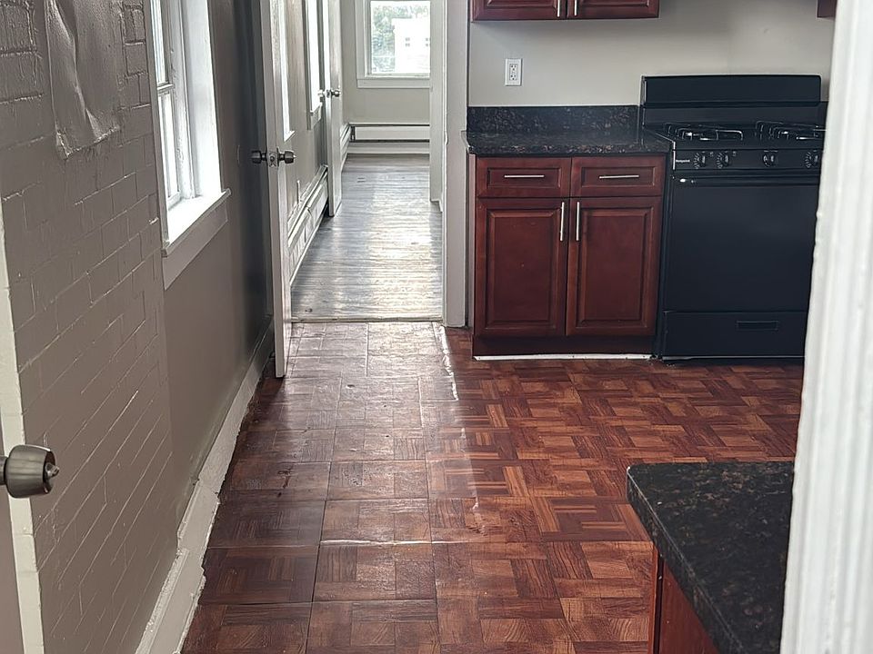 1st image of 300 Watchung Ave APT 11
