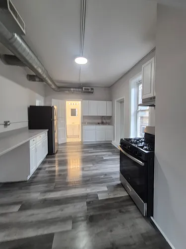 2219 S Oakley Ave #1F Photo 1