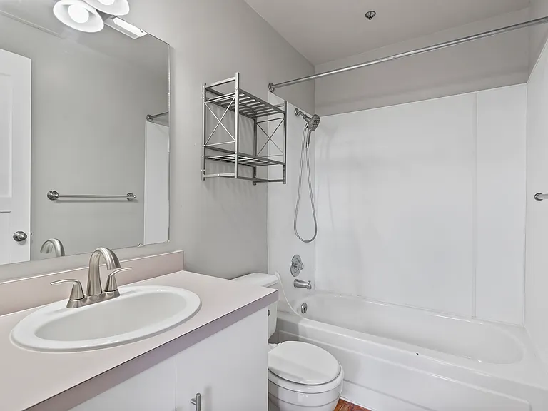 Idaho Building Apartments — Photo 34