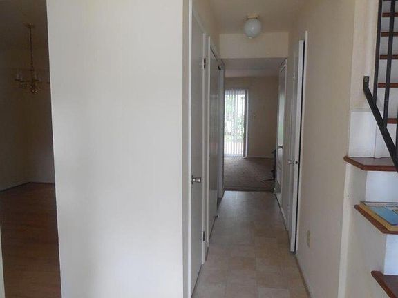 2nd image of 1076 Willow Green Dr
