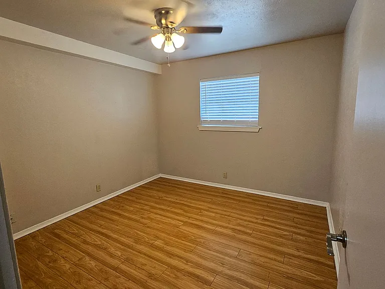 2428 Louise St #2505 — Photo 28