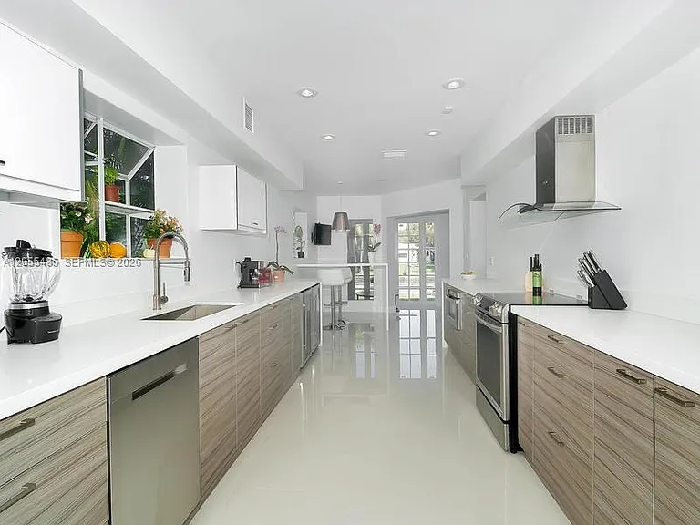 1365 Daytonia Rd — Photo 16