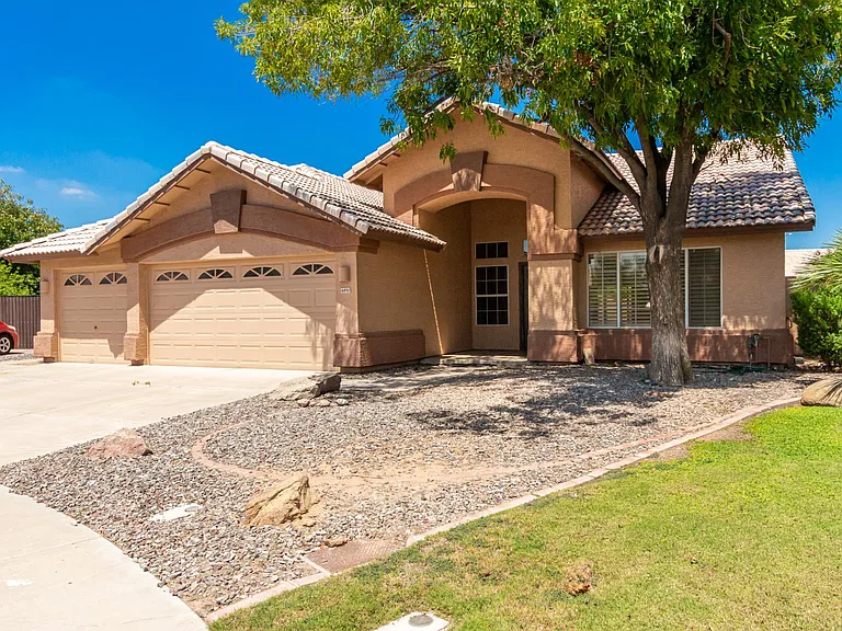 4830 W Geronimo St — Photo 1