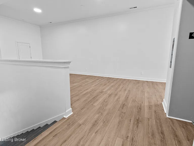 540 S 4th St #401 — Photo 31