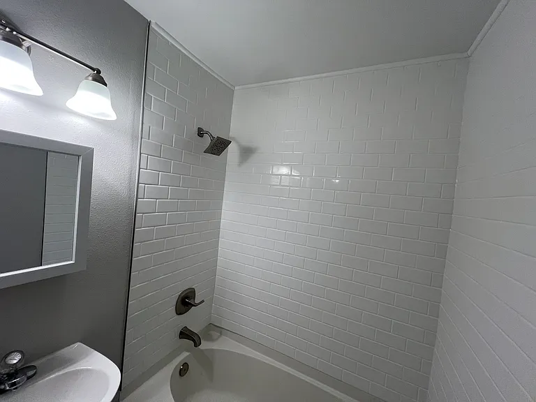 426 Lincoln St — Photo 5