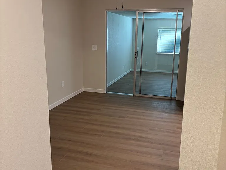 1182 Franklin Ave — Photo 13