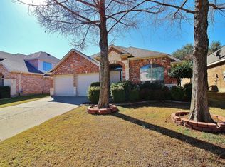 6835 Landing Dr, Grand Prairie, TX 75054
