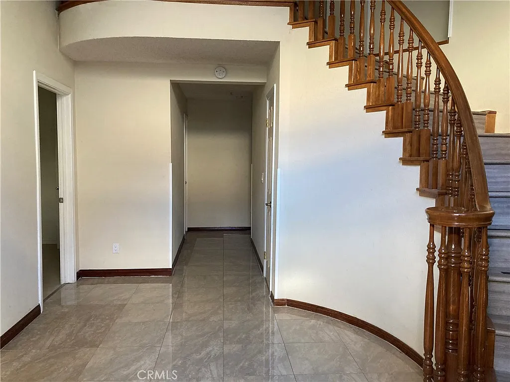 1 bed, 120 sqft, $950 — Photo 3