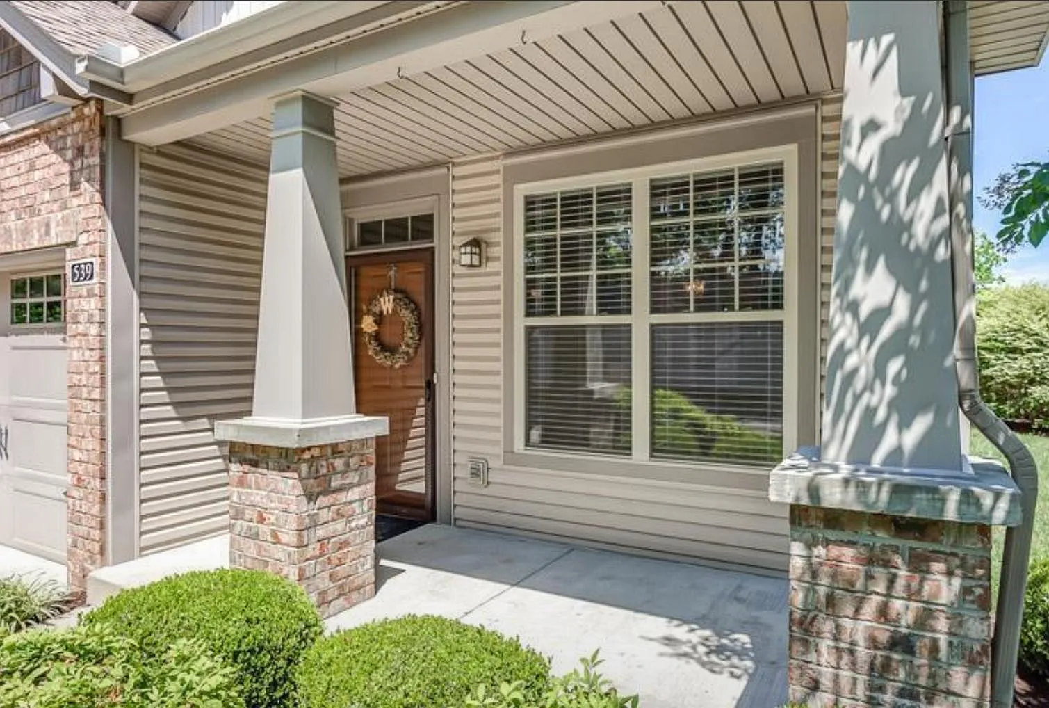 3 bed, 2.5 bath, 1758 sqft, $2,100 — Photo 2