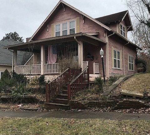 2nd image of 622 Center St