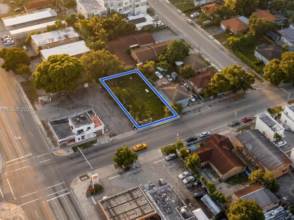 2177 NW 28th St, Miami, FL 33142