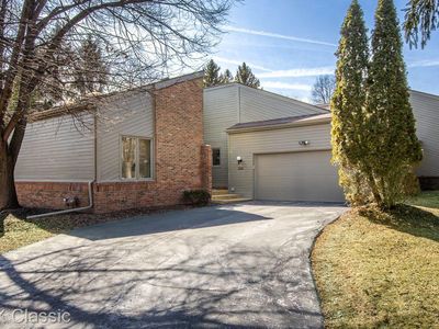 3591 Wabeek Lake Dr W, Bloomfield Township, MI, 48302