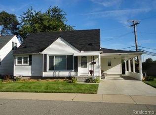 232 Adams Ct, Ferndale, MI