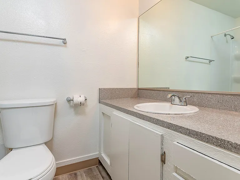 Americana | Bathroom
