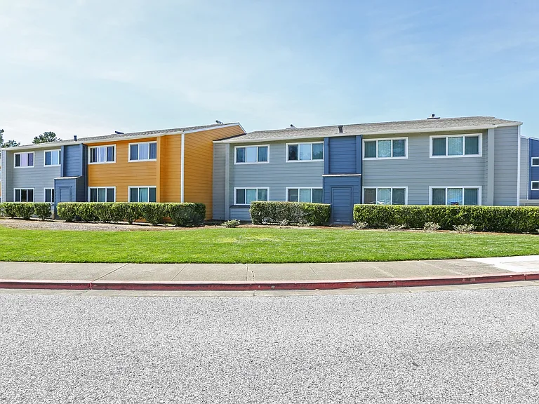 Pet-friendly community just a block from Fairmont Park
