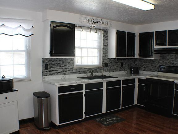 3rd image of 8370 Winding Trail Pl