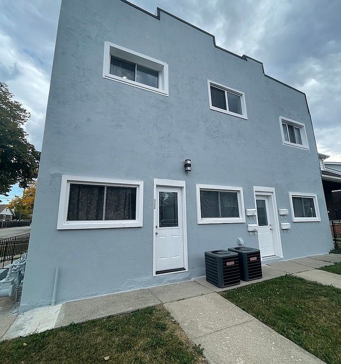1st image of 902 Elsmere Ave Unit 902