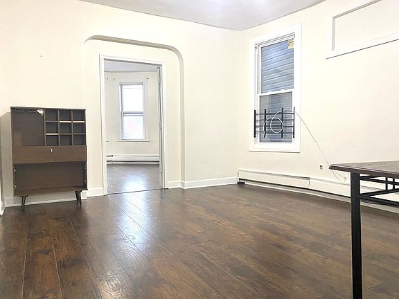 2nd image of 674 Bergen Ave APT 2