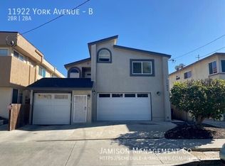 11922 York Ave #B, Hawthorne, CA 90250