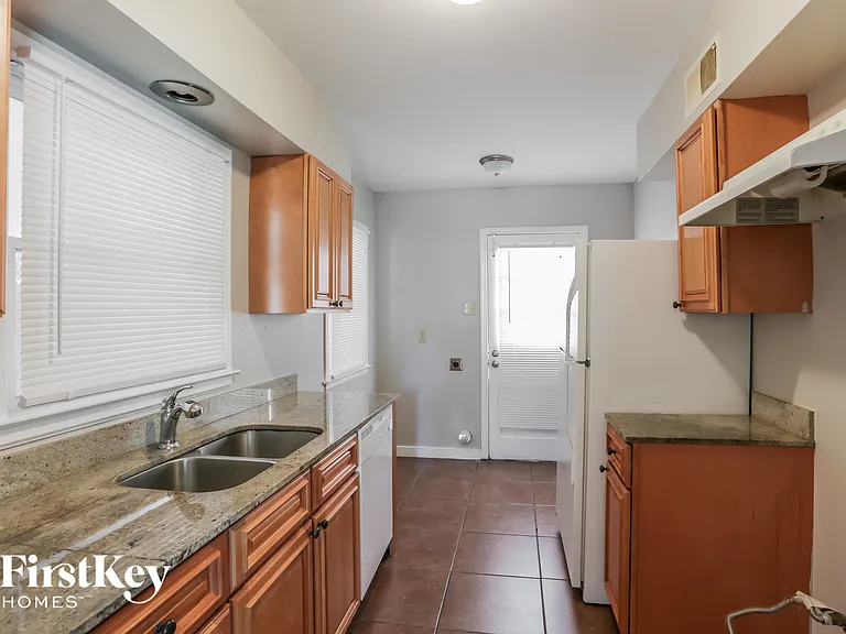 1596 Marcia Rd — Photo 6
