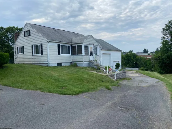 22 Gibson Ave, Masontown, WV 26542