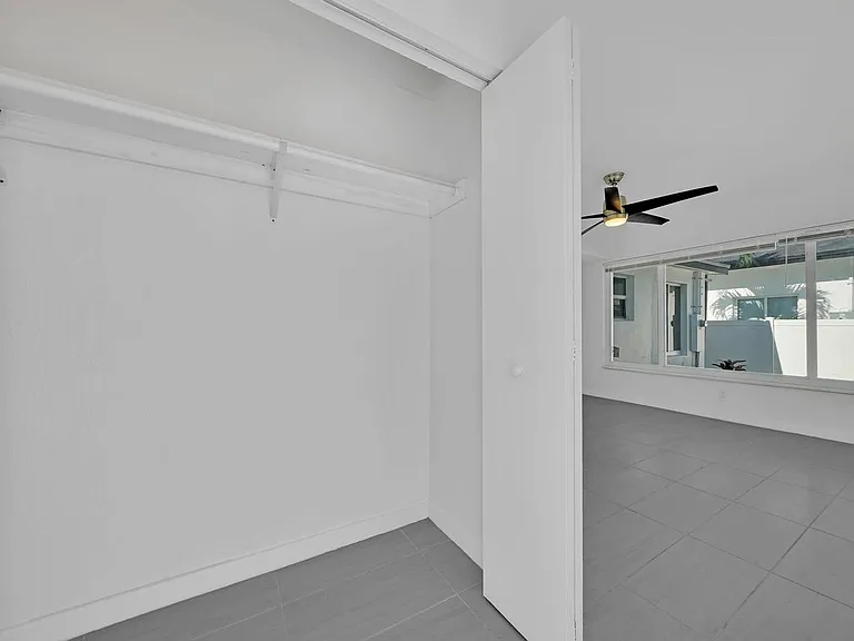 1108 NE 16th St #1106 — Photo 11