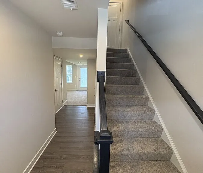 4662 Drysdale St — Photo 3