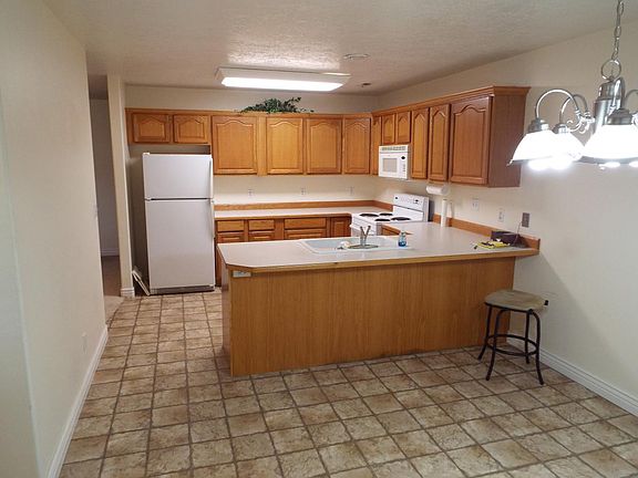Dining Room looking into Kitchen