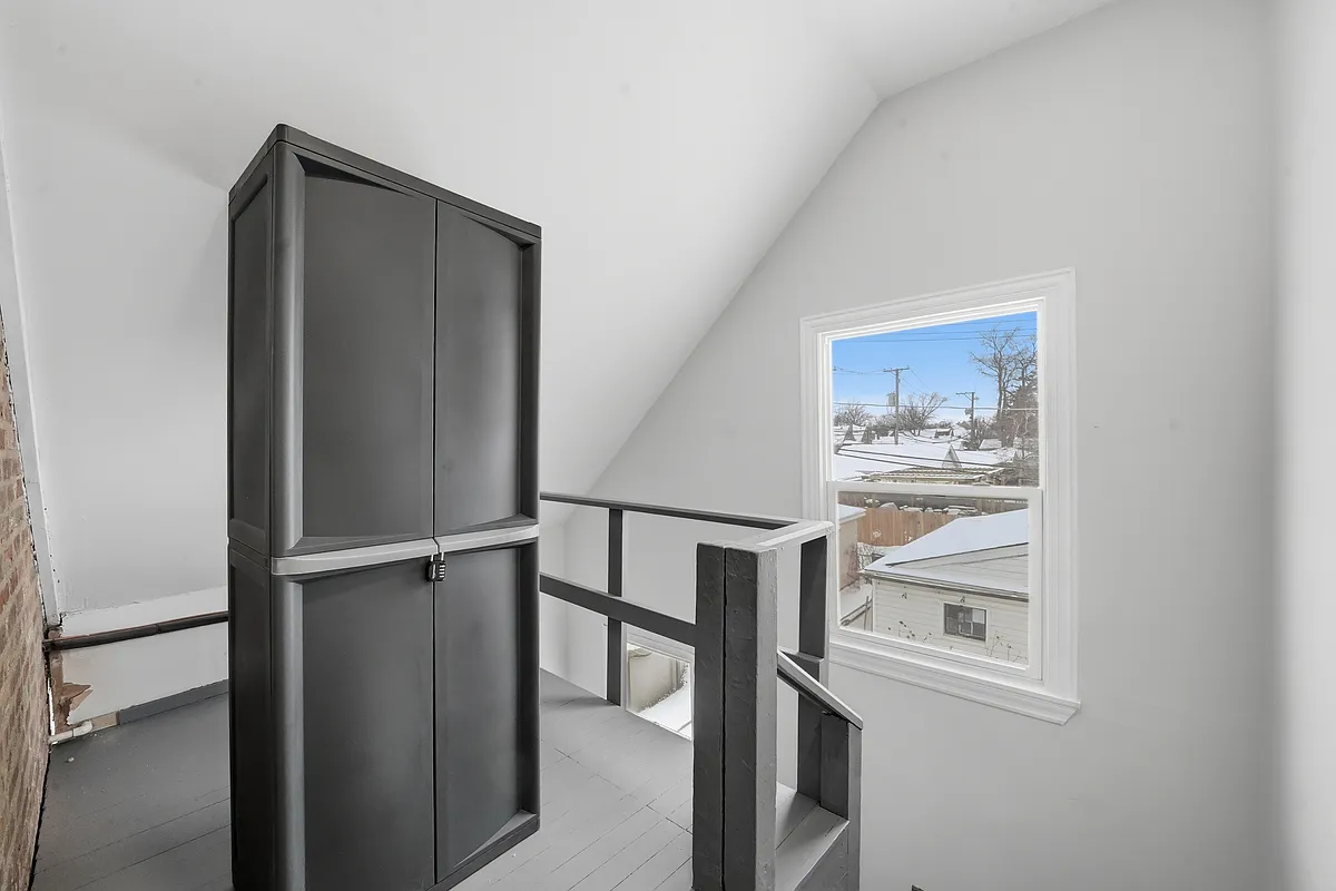 Building Photo - 6640 W Foster Ave #2
