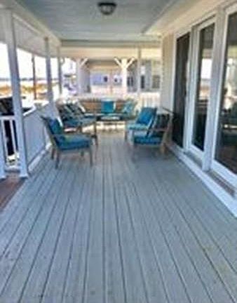 4th image of 119 Beach Ave #1