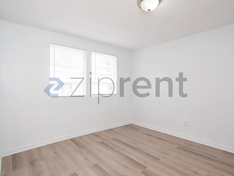2184 W 45th St — Photo 21