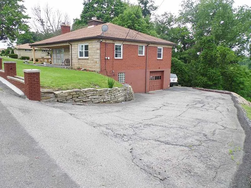 123 Crossridge Rd photo 1