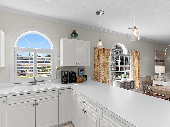 5th image of 4753 Wild Iris Dr. #202