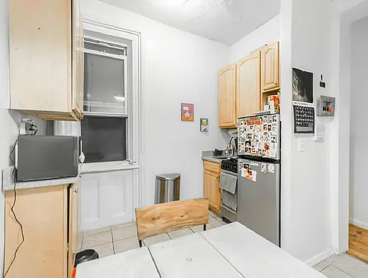 Rented by Wave Real Estate Group | media 23