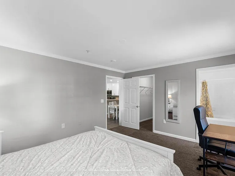 6600 Lake Park Dr #103 — Photo 12