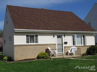 611 Robindale Ave, Oregon, OH 43616