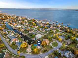 1064 Circle Ln, Gulf Breeze, FL 32563
