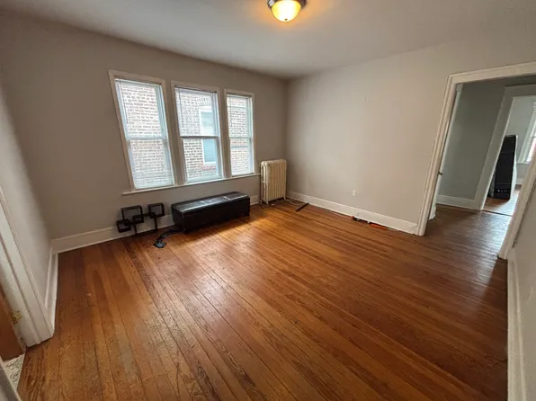 326 E 239th St #2, Bronx, NY 10470