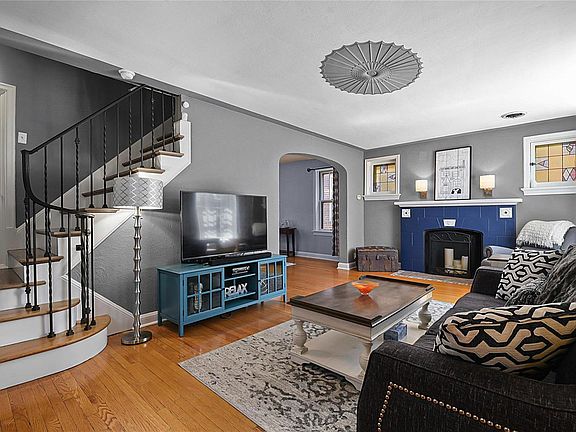3rd image of 5347 Mardel Ave